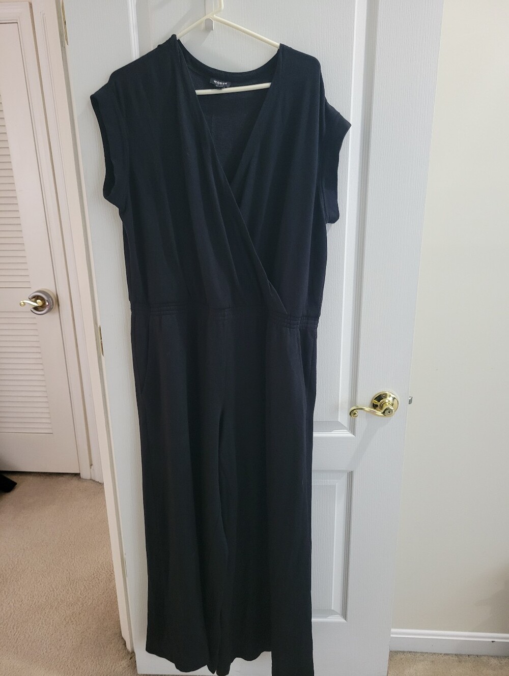 Worth New York Black Wrap Jumpsuit Size Large Short Sleeve Wide Leg V-Neck Knit